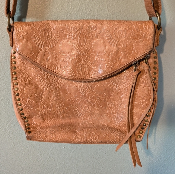 The Sak Silverlake Crossbody Embossed - Picture 2 of 11